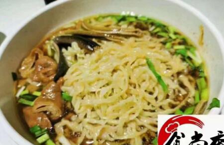鎮(zhèn)江鍋蓋面